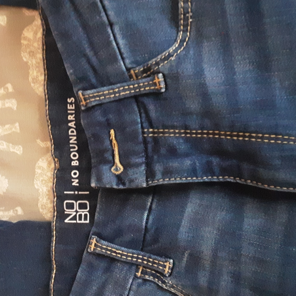 Jeans - Picture 2 of 4
